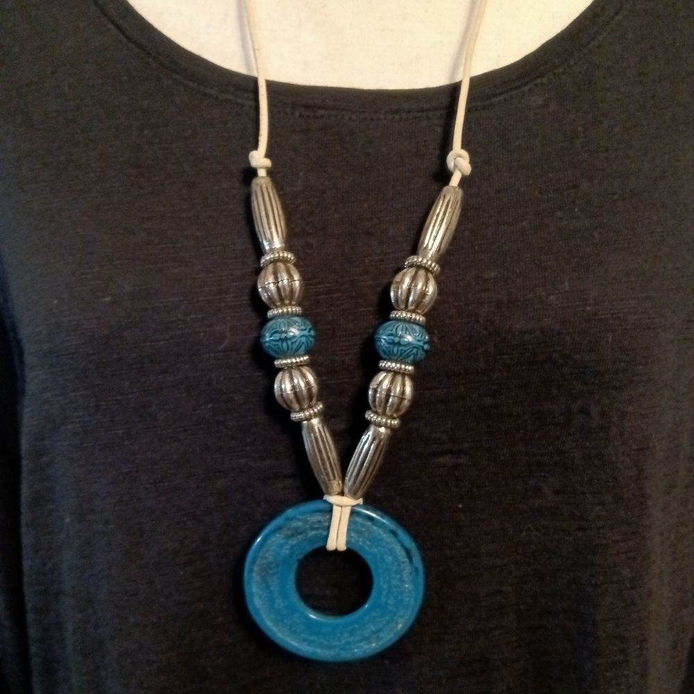 Western Style Pendant Statement Necklace